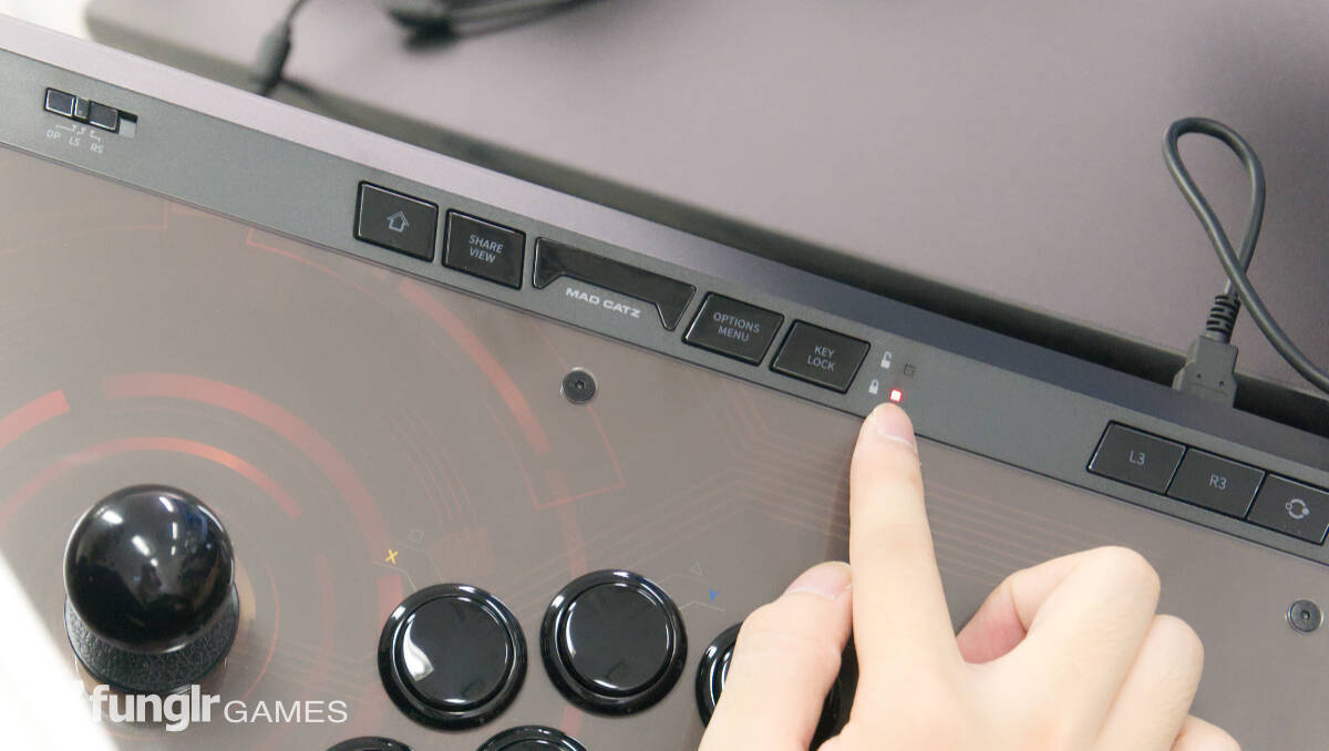 MADCATZ新作アケコン「EGO Arcade Stick」をfunglr GamesストＶプレイヤーがレビュー！