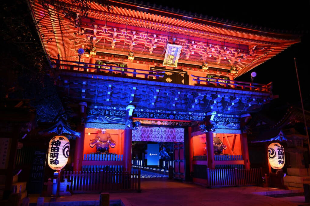 ゲーミング神社？！PlayStation 5発売を記念して神田明神が6時間限定でライトアップ