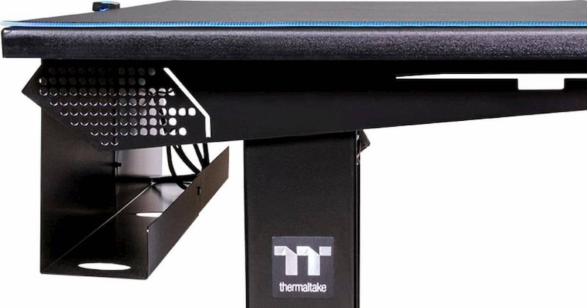 もちろん光る！電動昇降式のゲーミングデスク Thermaltake「TOUGHDESK 300 Gaming Desk」発売！