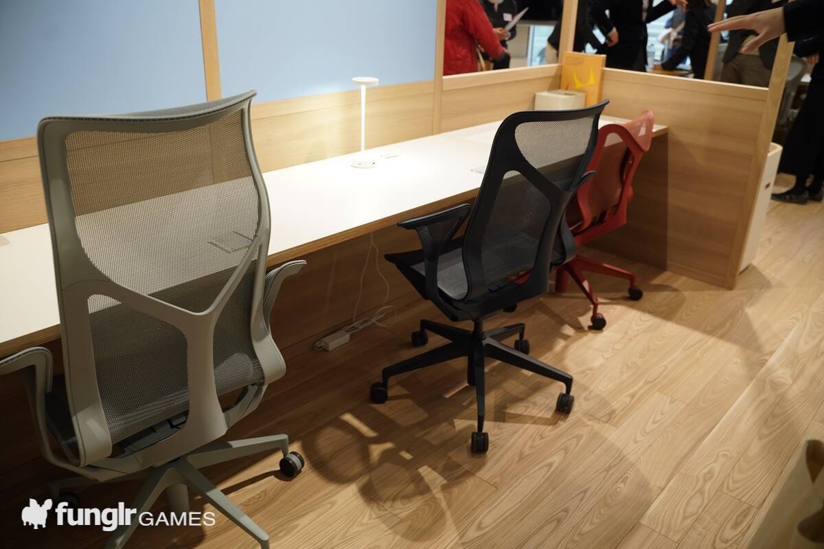 オープンしたての「ハーマンミラーストア青山」で話題のゲーミングチェアを体験！