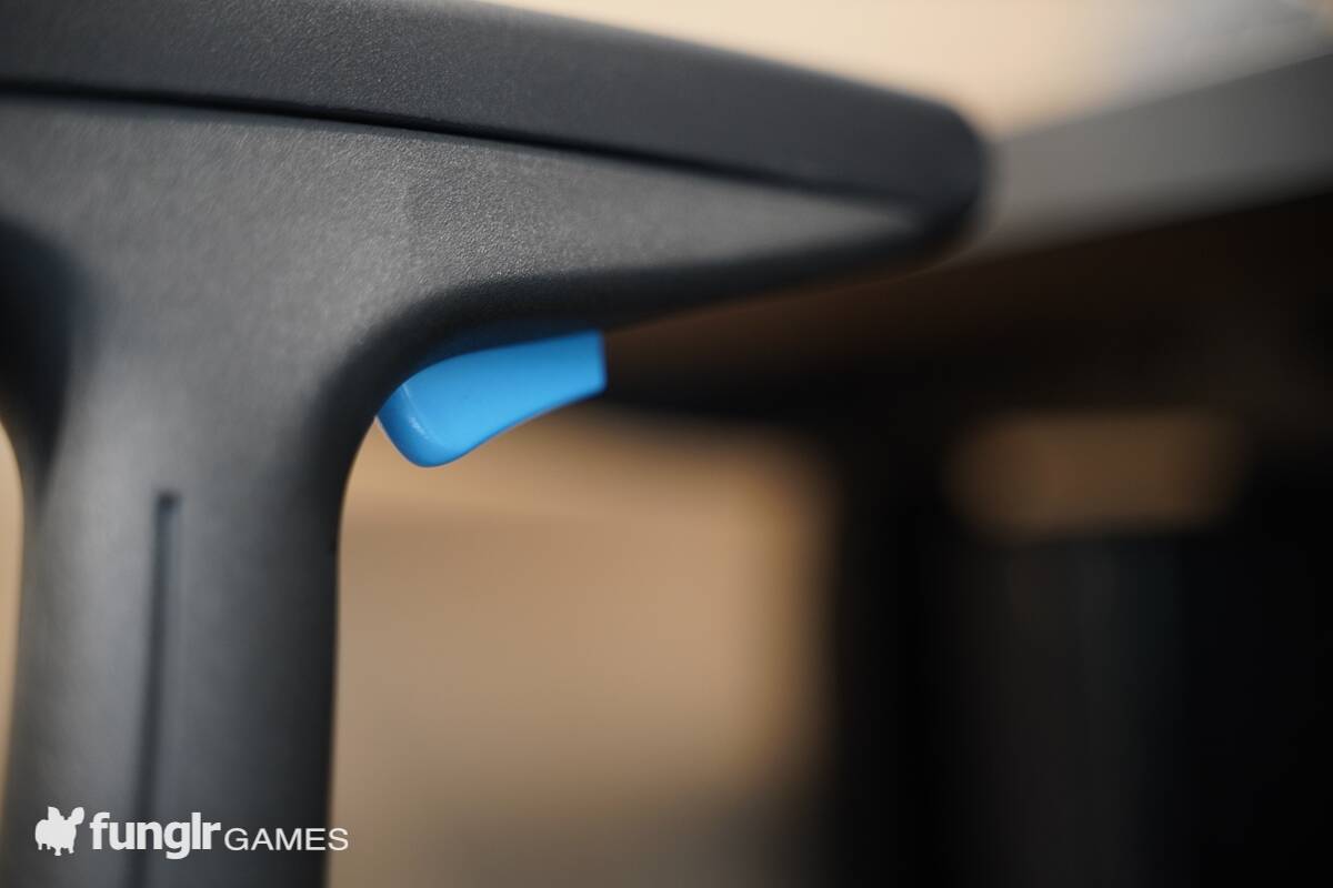 オープンしたての「ハーマンミラーストア青山」で話題のゲーミングチェアを体験！