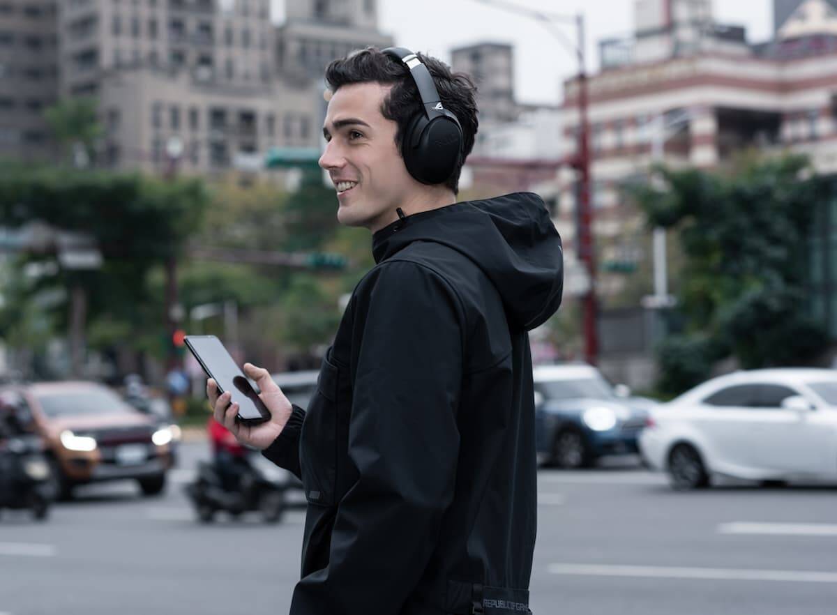 日常使いもゲームもこれ1つあればOK！Bluetooth対応のゲーミングヘッドセットASUS「ROG Strix Go BT」発表！
