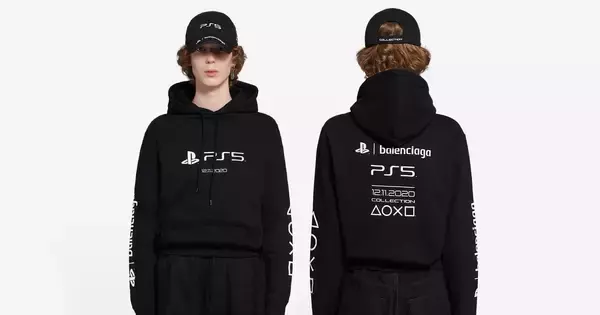 売り切れ注意！PS5 × BALENCIAGA！コラボデザインのTシャツとパーカー 
