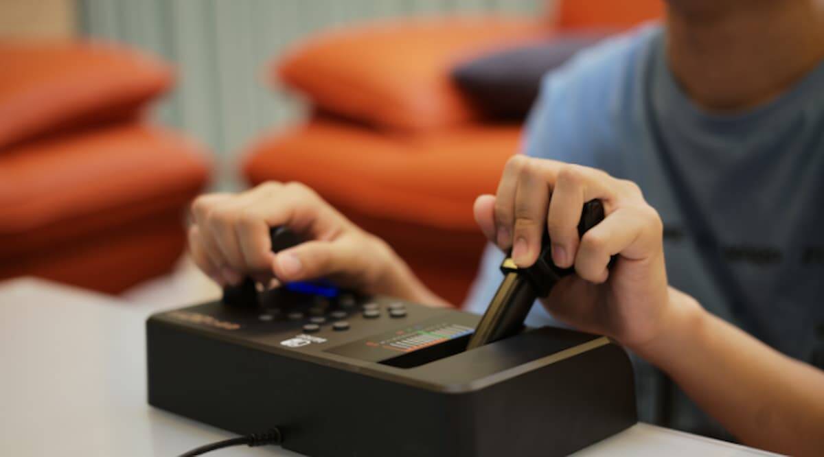 やっぱり電車でGOはマスコンでしょ！実に14年ぶりとなる「電車でＧＯ！！専用ワンハンドルコントローラー for Nintendo Switch」発売決定！