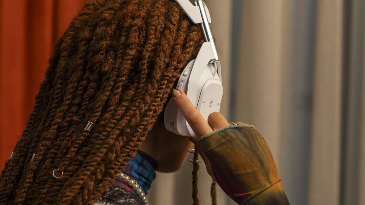 ロジクール、PS5/Xbox/PC対応のミックスアンプを内蔵したベースステーション付き「ASTRO A50 X ゲーミングヘッドセット」を5月16日発売へ