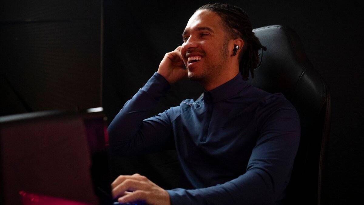 「JBL Quantum」シリーズから待望の完全ワイヤレスイヤホン！欲しい機能全部乗せの「JBL Quantum TWS」発表！