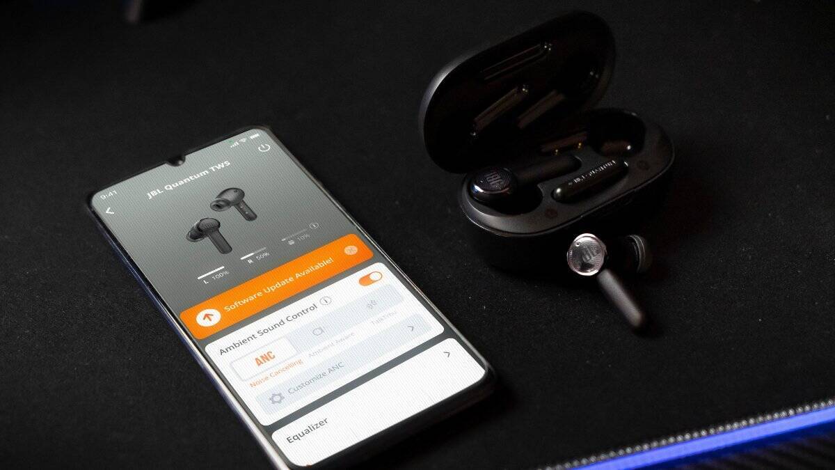 「JBL Quantum」シリーズから待望の完全ワイヤレスイヤホン！欲しい機能全部乗せの「JBL Quantum TWS」発表！