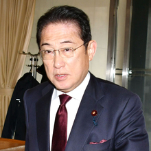 岸田元首相が異例のバラエティー番組出演 “増税メガネ”ネタで大ハシャギのウラに潜む焦りと執念