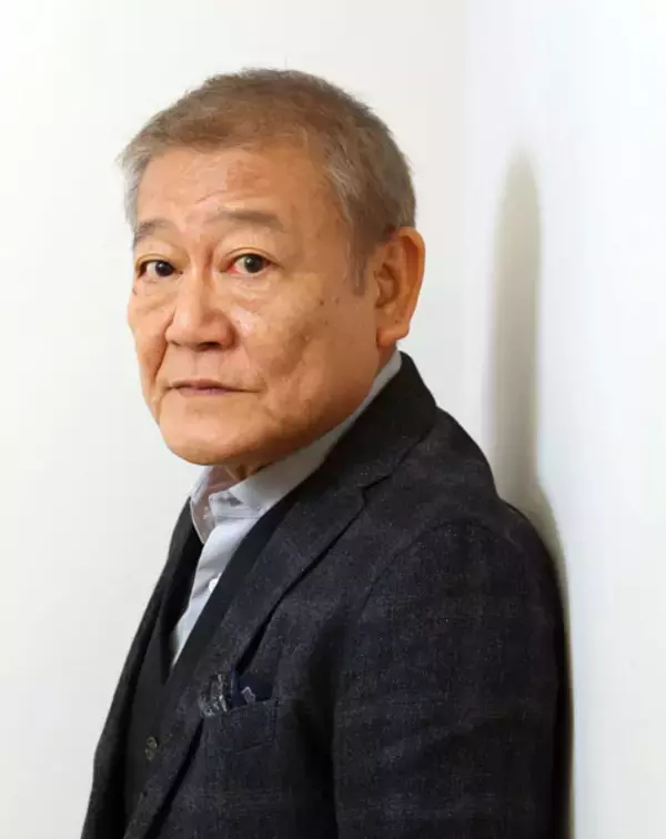 「俳優・國村隼さん「ピアノをちゃんと弾けるようになりたい」主演ドラマで初めて鍵盤に触れる【死ぬまでにやりたいこれだけのこと】」の画像