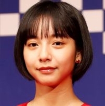 山之内すずが明かした“赤貧エピソード”の裏にはまだ何かある？ 思い出される小学生時代「毎週末のキャンプ」