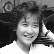 岡田有希子さん没後40年…墓前で住職が特別法要 集まった“新旧ファン”の胸の内【現場リポート】