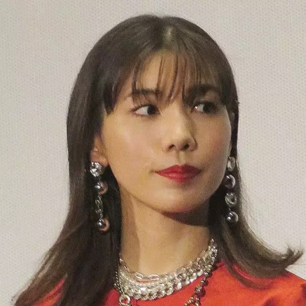 仲里依紗「Tokyo middle 30」“35歳のリアル”描くはずが…視聴率低調、“時代考証”にも違和感の声
