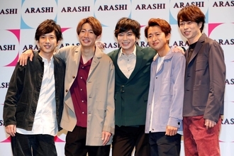 5.30嵐「ラストコンサート」にラストスパート神対応 “高額転売”で話題になった「銀テープ」は後日ファンクラブ会員全員に送付へ
