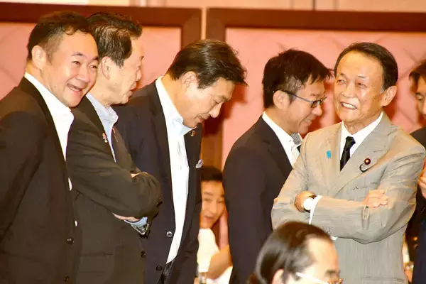 「高市首相が改造人事で払わされる代償…消費減税めぐり麻生副総裁の「要望」を一蹴していた」の画像