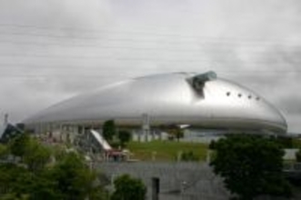 Snow Manライブで"全裸"ファンの怪情報も…他グループにも出没する下着や水着"珍客"は犯罪じゃないの？