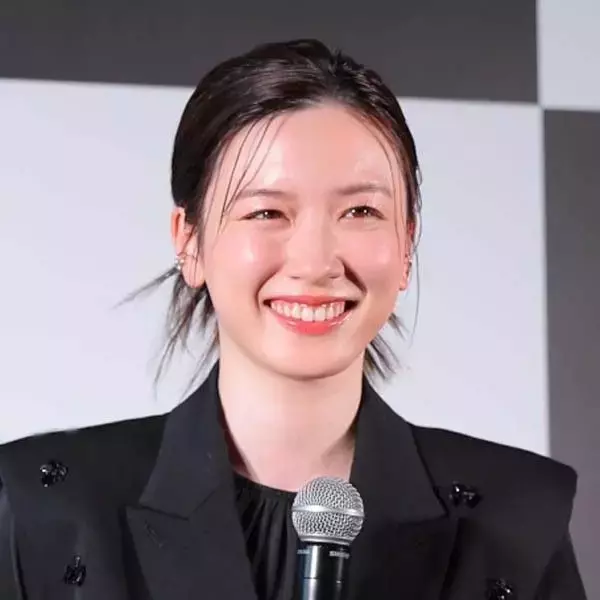 永野芽郁の写真集イベントが若年層の女性ファンで満席 見えてきた「再起の兆し」と「次の一手」