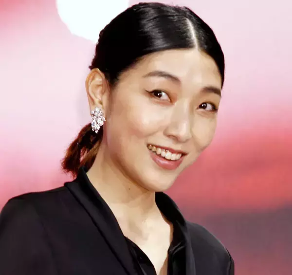 「綾瀬はるか「箱の中の羊」興収10億円超え視野 “安藤サクラの呪縛”を断ち切り、悲願の日本アカデミー賞最優秀主演女優賞をロックオン」の画像