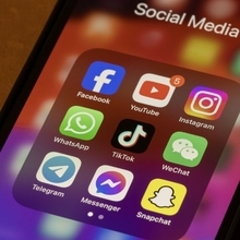 日テレ『ZIP！』女性スタッフの流出騒動はなぜ起きた？ 妬みや恨みを買う「無自覚マウント」の落とし穴（堺屋大地／恋愛コラムニスト・カウンセラー）