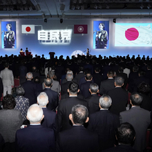 党大会の現役自衛官「君が代」斉唱問題に幕引き図る自民のあさましさ 実行委員長は直撃取材にダンマリ
