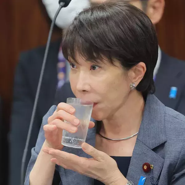 高市首相「私生活の切り売り」どこまで？ 多忙アピール癖に歴史あり