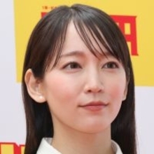 《痩せすぎ？》吉岡里帆に心配の声…NHK大河「豊臣兄弟！」初登場の裏でささやかれる“過労”不安