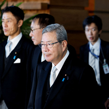 裏金、圧力、違法動画…「維新」閣内入り早々スキャンダル連発、高市政権を襲う“疑惑の三重苦”