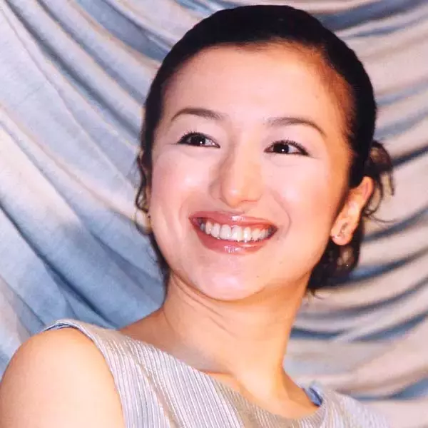 「ホットドッグ」出演時に現役女子大生だった鈴木京香はキャピキャピ感ゼロだった【あの頃、テレビドラマは熱かった】