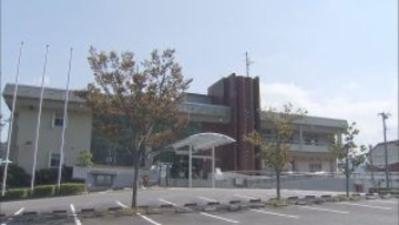 議員が「7カ月分の報酬」を手放して自主解散？ 全国で続々…市長・市議選「同日実施」をめぐる異例の動き