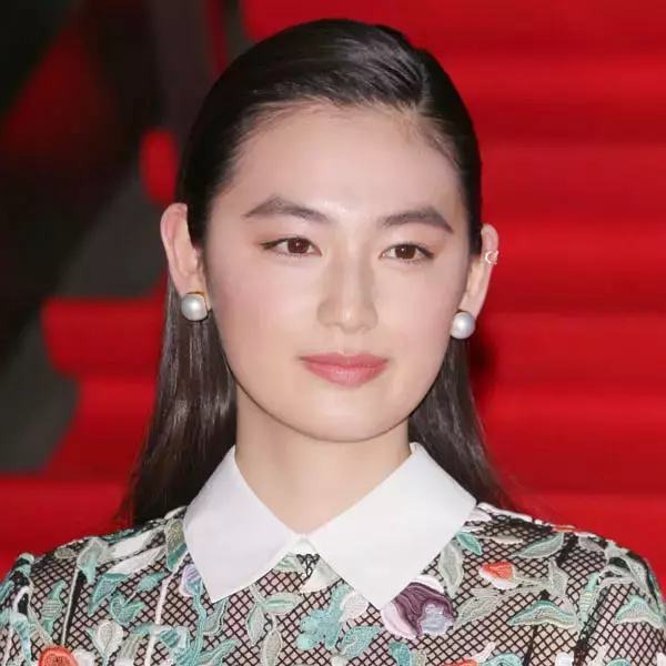 八木莉可子「主人公のもうひとつの物語」を描くためにふさわしい存在感と演技力【2025秋ドラマ 注目美女の魅力と素顔】