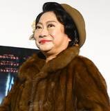 「山村紅葉の小説家デビューで出版不況を吹き飛ばせ！「ドル箱作家」の血統を打ち出す自信と業界の期待度」の画像1
