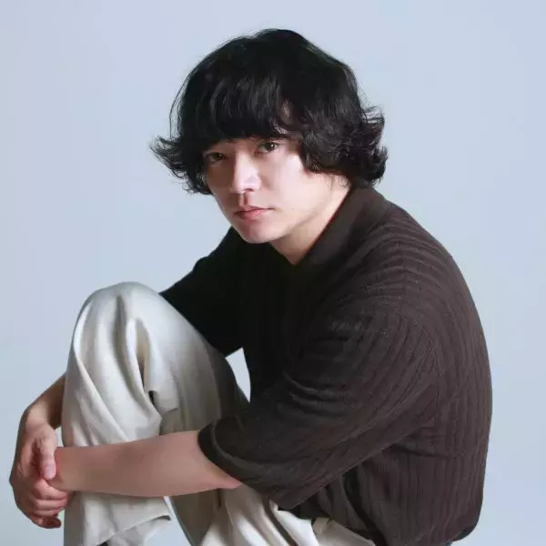 染谷将太 芸歴25年でたどり着いた仕事への向き合い方「冷静さを保ちたい時に、『ゼロでいよう』という心構えでいます」