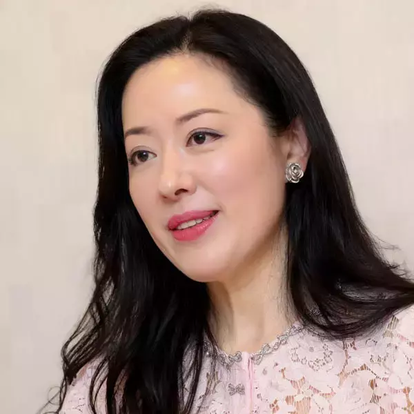 “Vシネマの女王”といわれた大竹一重さんは舞台主演で多忙の日々「ずっと独り身。ご縁がなくて…」【あの人は今こうしている】