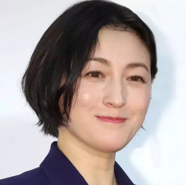 広末涼子「早すぎる」復活劇の裏に“あの男性”の影…ダブル不倫騒動も関係継続でゴールイン説も