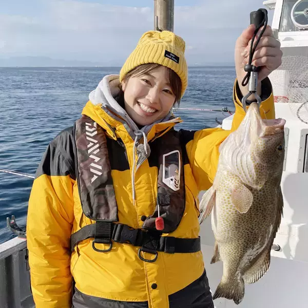 「大魔神・佐々木主浩さんとの大雨の釣行が、稲村亜美さんにとって釣りが好きになる転機に【我こそは太公望 人生を変えたこの一匹】」の画像