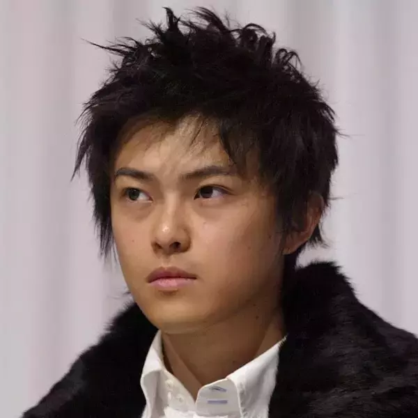 “前髪クネ男”の呪縛？ 勝地涼、話題になるのは今カノ＆元妻…主演ドラマは伸び悩み