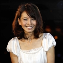 4児の母・加藤夏希が"授乳ケープ騒動"などのママタレ投稿が物議…過去には「芸能人のシッター利用」偏見に反論も