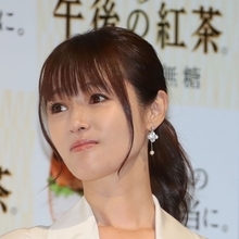 深田恭子、痩せすぎ？ “43歳目前”の「フライデー巻頭グラビア」に集まってしまった杞憂