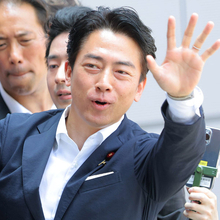 “パリピ進次郎”改め“おねだり進ちゃん”爆誕？ パーティー収入85%減も、個人献金10倍増で収入アップ