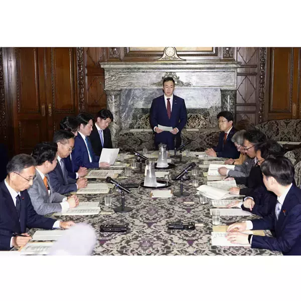 「高市首相＆維新が大ピンチ！ 連立合意の「衆院議員定数削減」に地方議会が“反対包囲網”」の画像