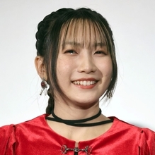 Adoの初“顔出し”が話題 ミステリアス歌手の限界と20年非公表の「GRe4N BOYZ」との違い