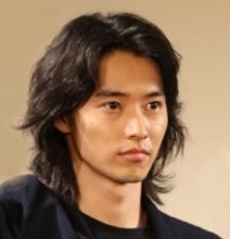 山﨑賢人「ジョン万」主演決定もかすかな懸念 映画興収の勢い失速と広瀬すずとの“復縁説”