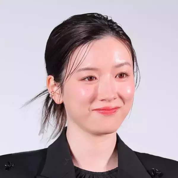 永野芽郁がばっさりショートにイメチェン再出発…二股不倫報道のその後、“フェミ彼女”に変身のこれから