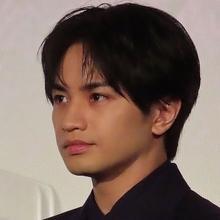 元Sexy Zone中島健人が「NHK夜ドラ」好演も…気になる元E-girls鷲尾伶菜との交際の行方