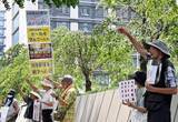 「国旗損壊罪は「違法立法」と憲法学者指摘も…高市政権「司法」に判断ブン投げの無責任」の画像1