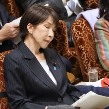 高市首相から「サナエ・スマイル」が消えた！ 自民議員の“ヨイショ質問”にも硬い表情だったワケ