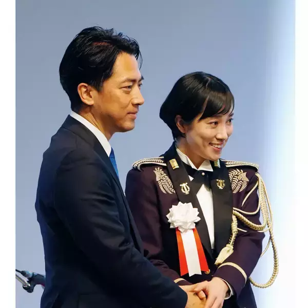 小泉防衛相が大炎上！ 自民党大会での自衛官の国家斉唱めぐり言い訳連発、部下に責任転嫁までするツラの皮