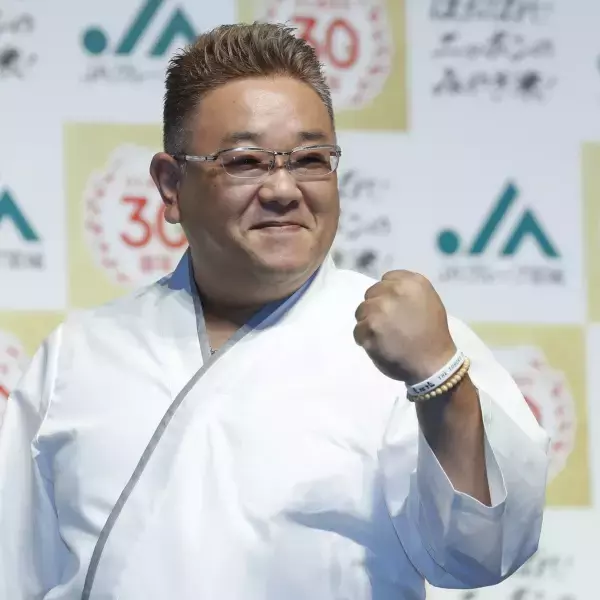 体調不良のサンド伊達みきおに心配の声 “50代売れっ子芸人”が真夏の過酷ロケと爆食…問われる労働環境