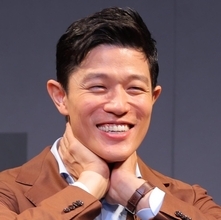 最終章！ 鈴木亮平「リブート」“大喜利状態”に…《塚地が合六》《全員リブート》説まで飛び出すカオス展開