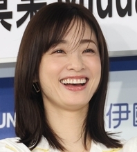 上戸彩がひと肌脱いだ？ 目黒蓮の不在を埋めるワーキングマザーの“内助の功”