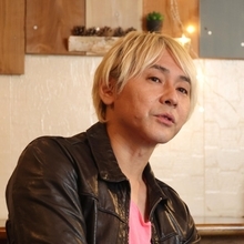 「焚き火台」騒動巡りキャンプ芸人ヒロシ投稿でメーカーに批判殺到…4年前にも出演番組に不満投稿で波紋